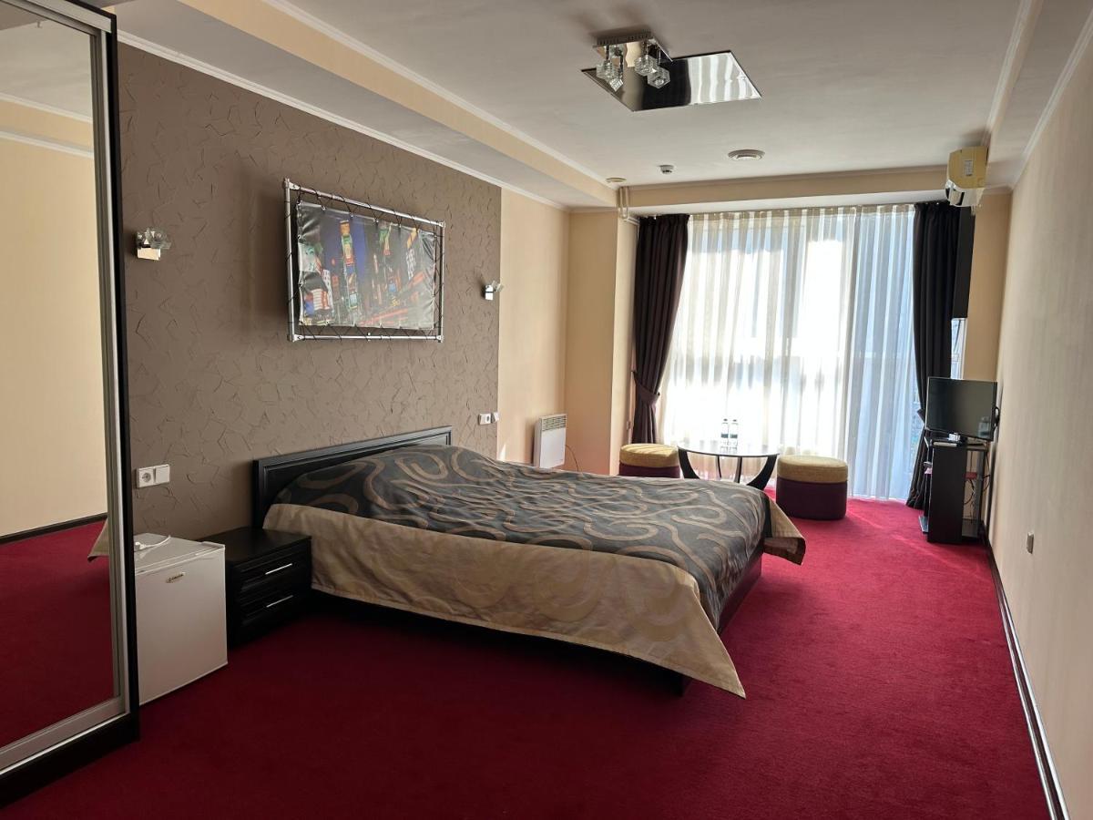 Mark Plaza Hotel Mykolaiv Exterior foto