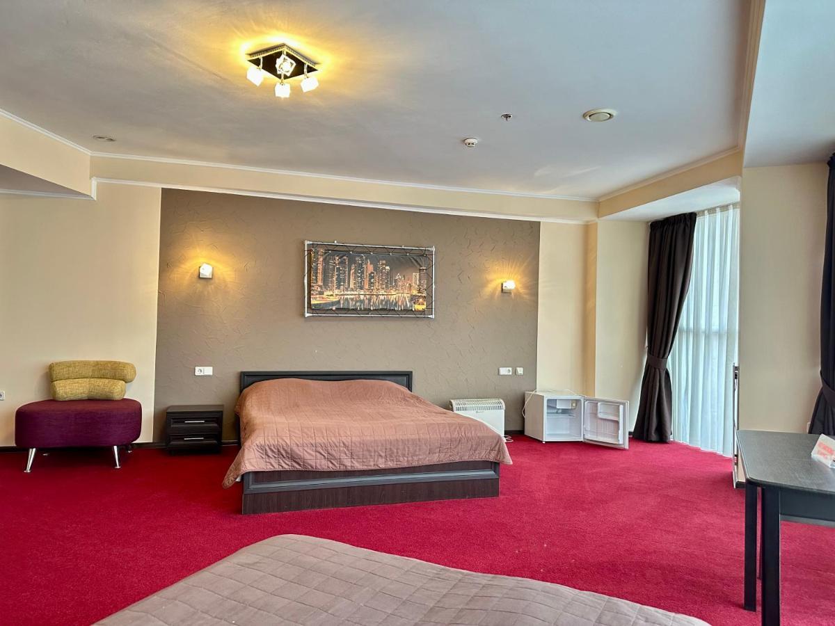 Mark Plaza Hotel Mykolaiv Exterior foto