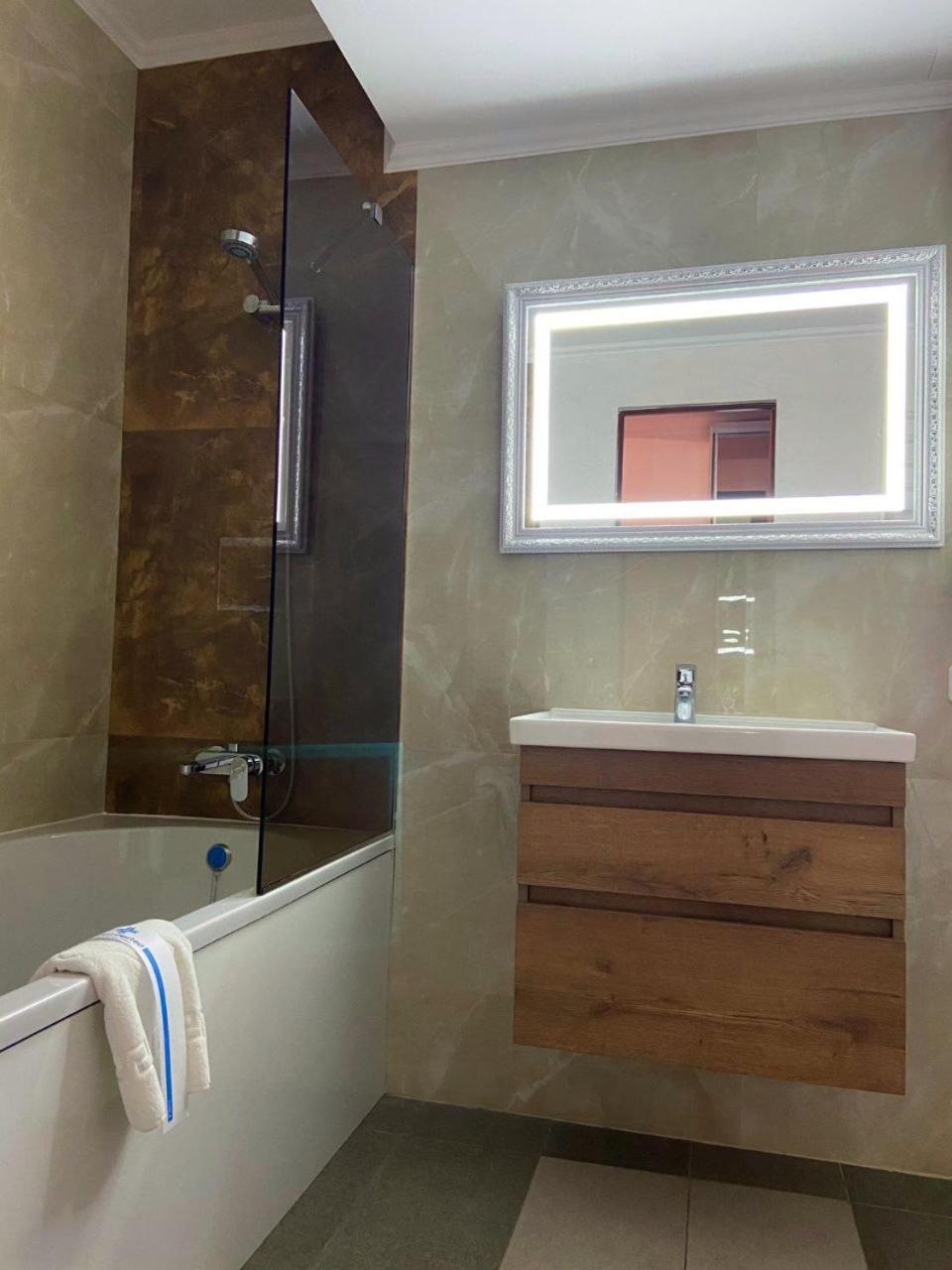 Mark Plaza Hotel Mykolaiv Habitación foto
