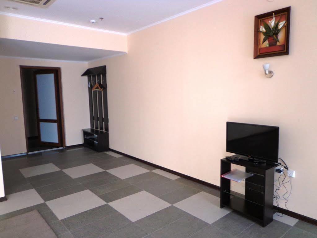 Mark Plaza Hotel Mykolaiv Exterior foto
