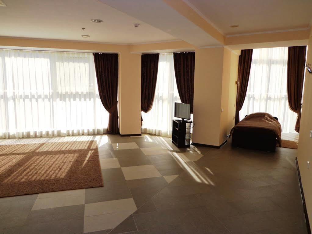 Mark Plaza Hotel Mykolaiv Exterior foto